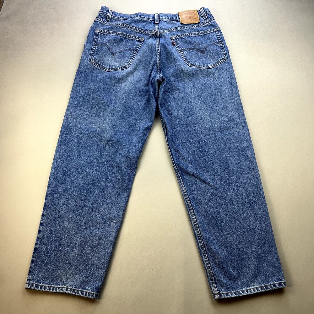 Vintage Levis Jeans Mens 38 Blue Denim Relaxed Fit Straight Leg Stone Wash y2k